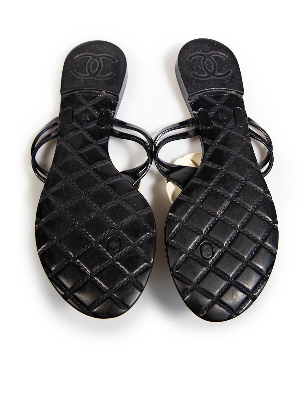 Chanel Schwarze Jelly-Sandalen mit Blumenmuster Größe IT 39 Damen