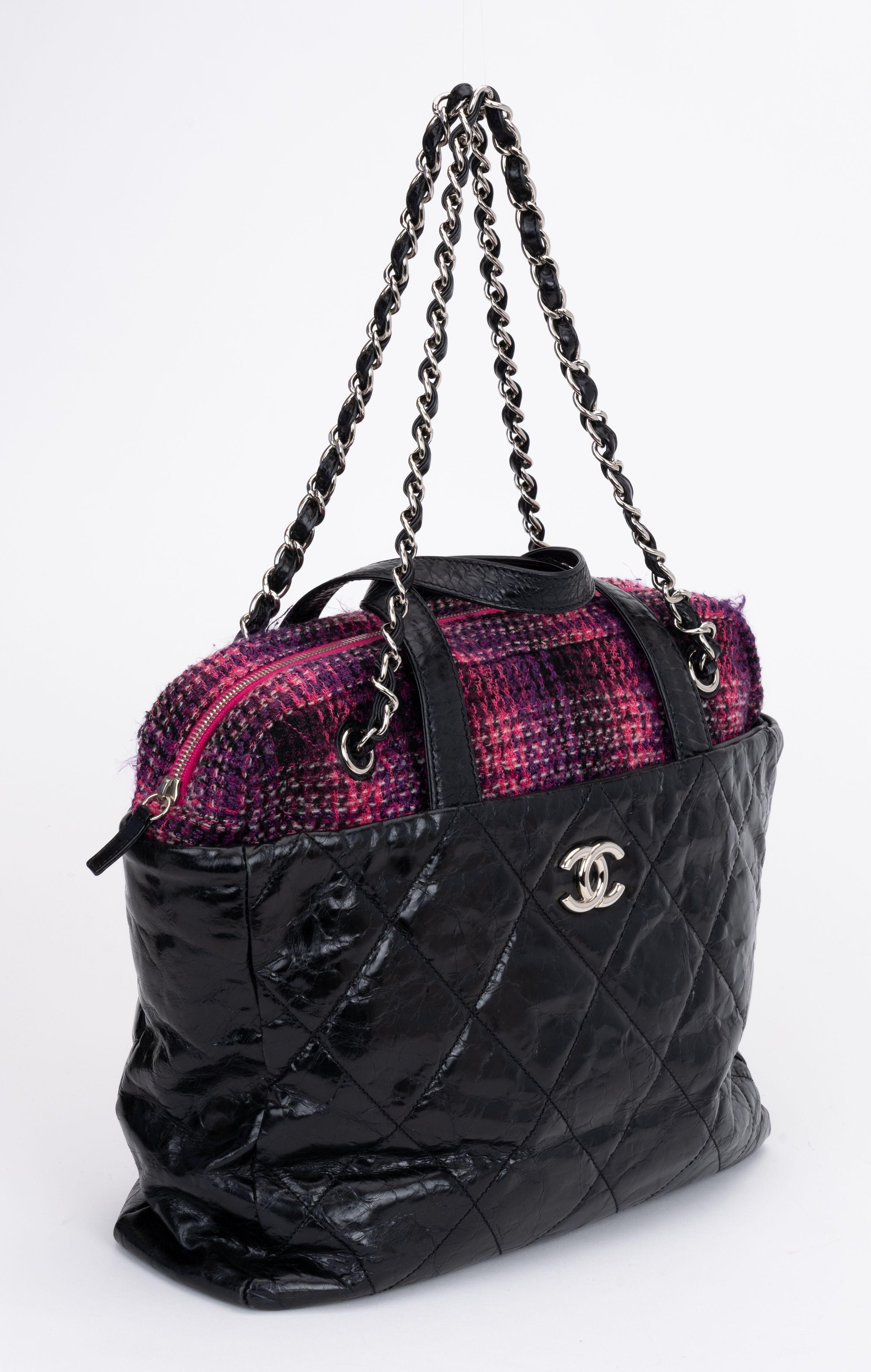 Chanel 2 way tote, black patent leather and fuchsia tweed insert. Top handle drop 6