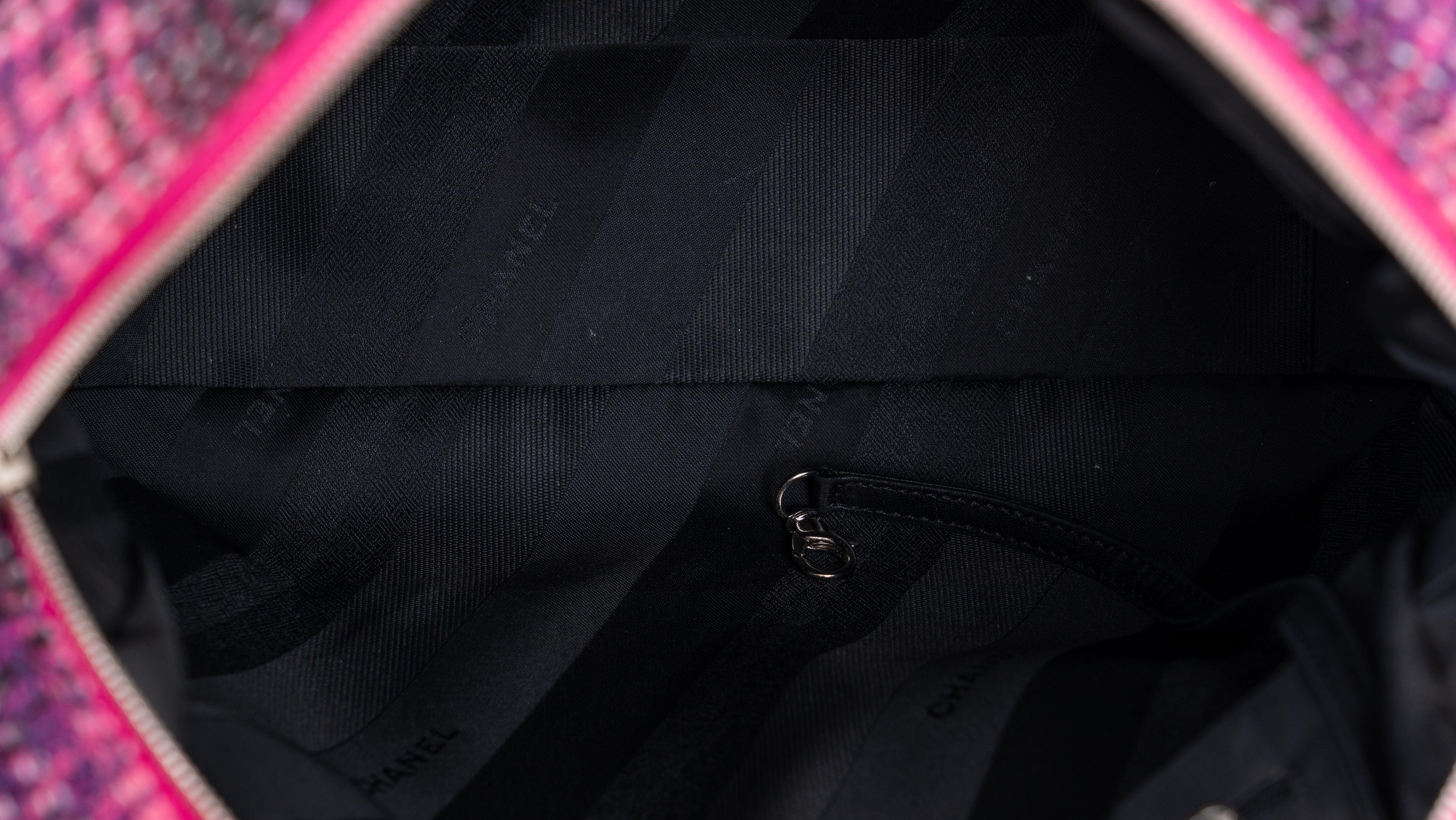 Chanel Black & Fuchsia 2 Way Tote Bag For Sale 2