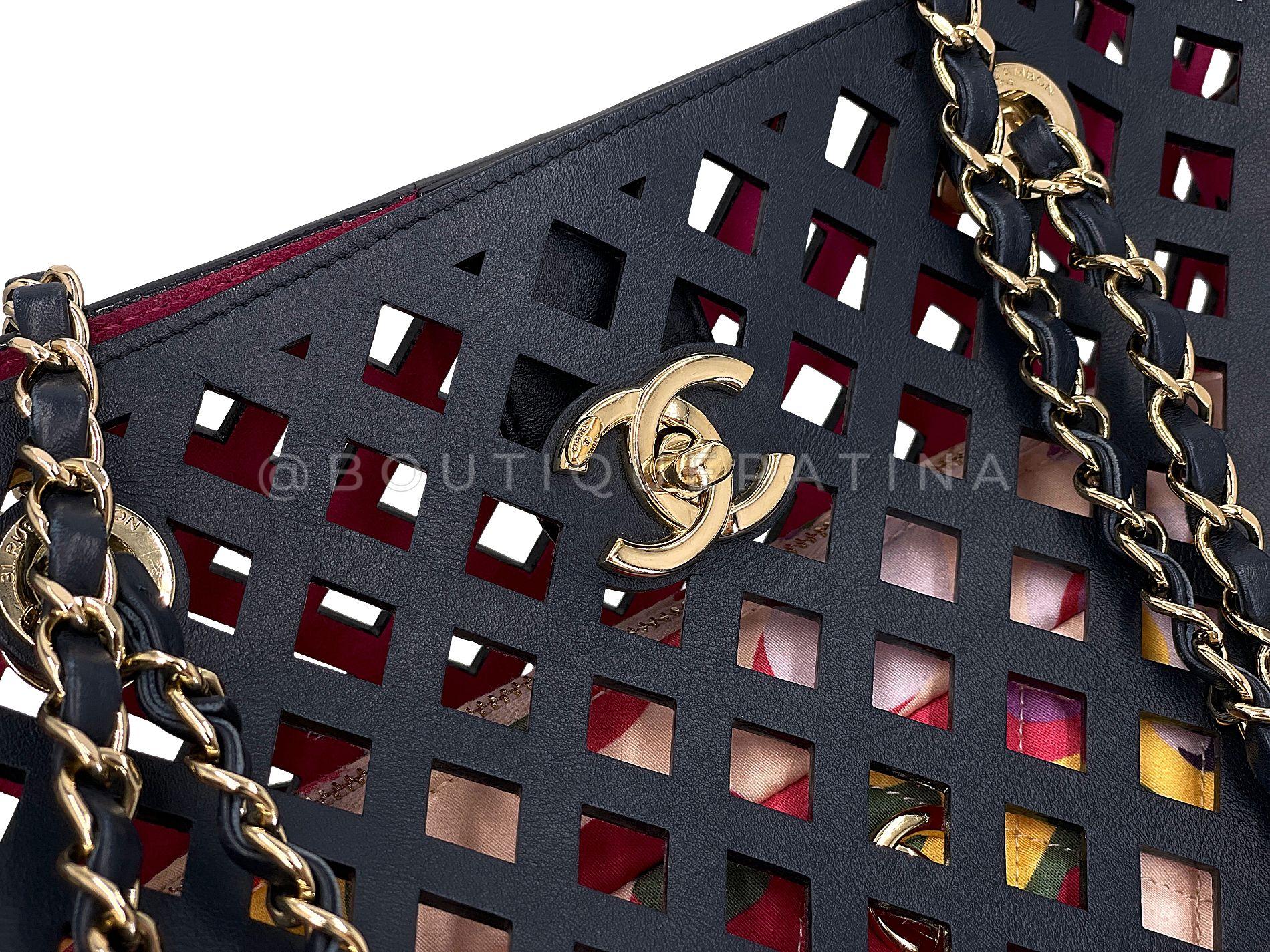 Chanel Black Fuchsia Pink Diamond Cutout Shopper Tote Bag 67861 en vente 6