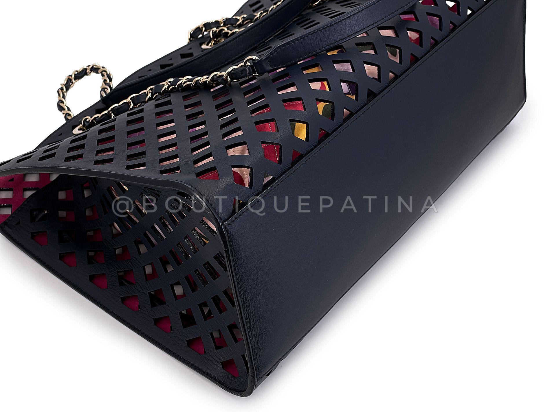 Chanel Black Fuchsia Pink Diamond Cutout Shopper Tote Bag 67861 en vente 5