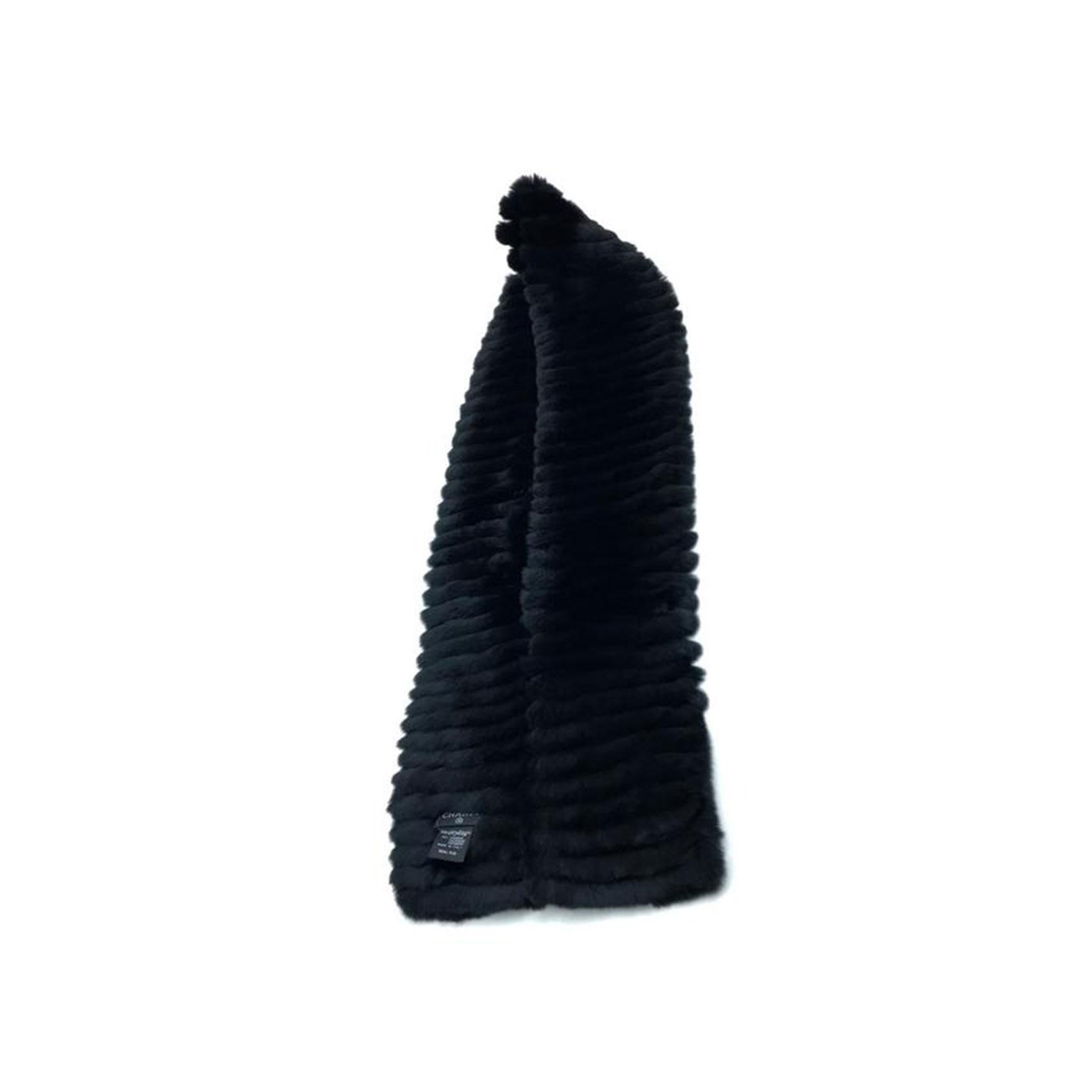 Chanel Black Fur Logo CC Long Neck Scarf In Good Condition For Sale In Miami, FL