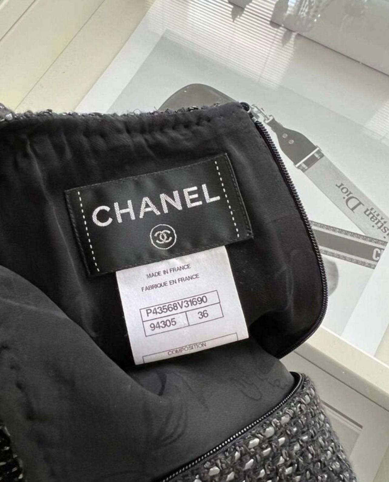 Chanel Schwarzes Geometrisches Tweed-Kleid  im Angebot 4