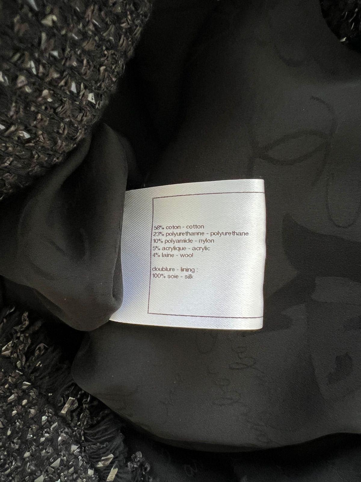 Chanel Schwarzes Geometrisches Tweed-Kleid  im Angebot 5