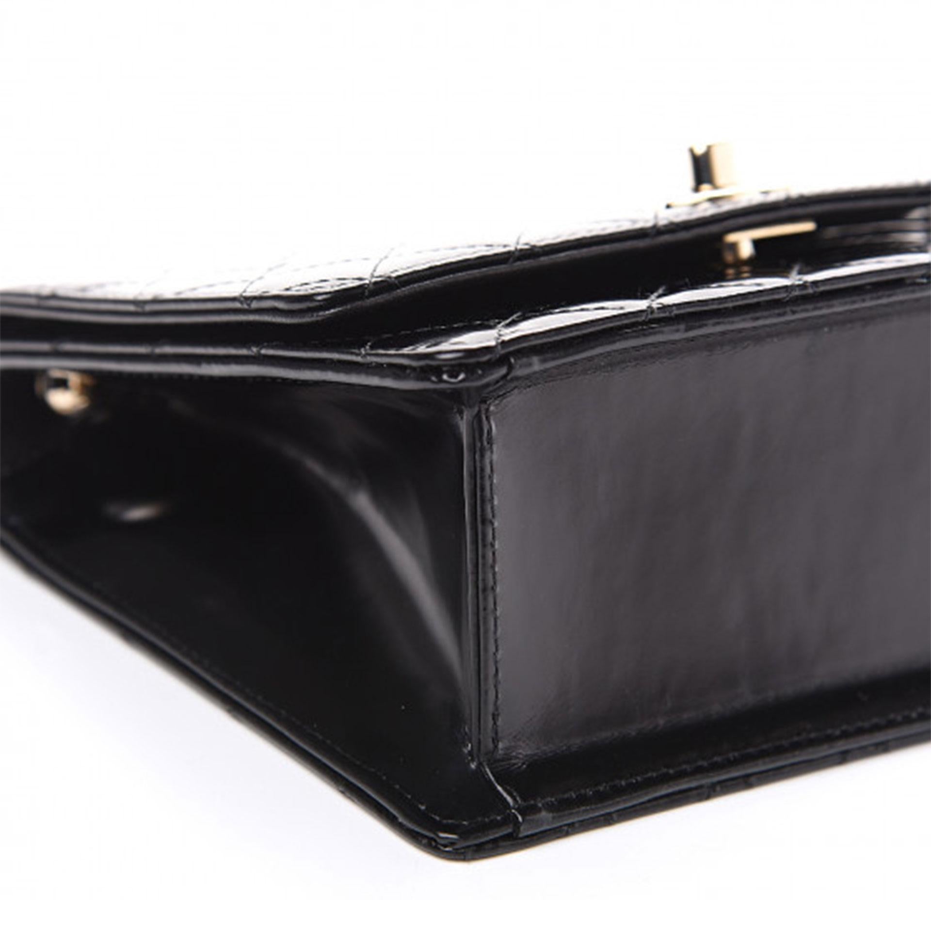 Chanel Black Quilted Rare Mini Classic Patent Flap Bag Silver Hardware Vintage en vente 6