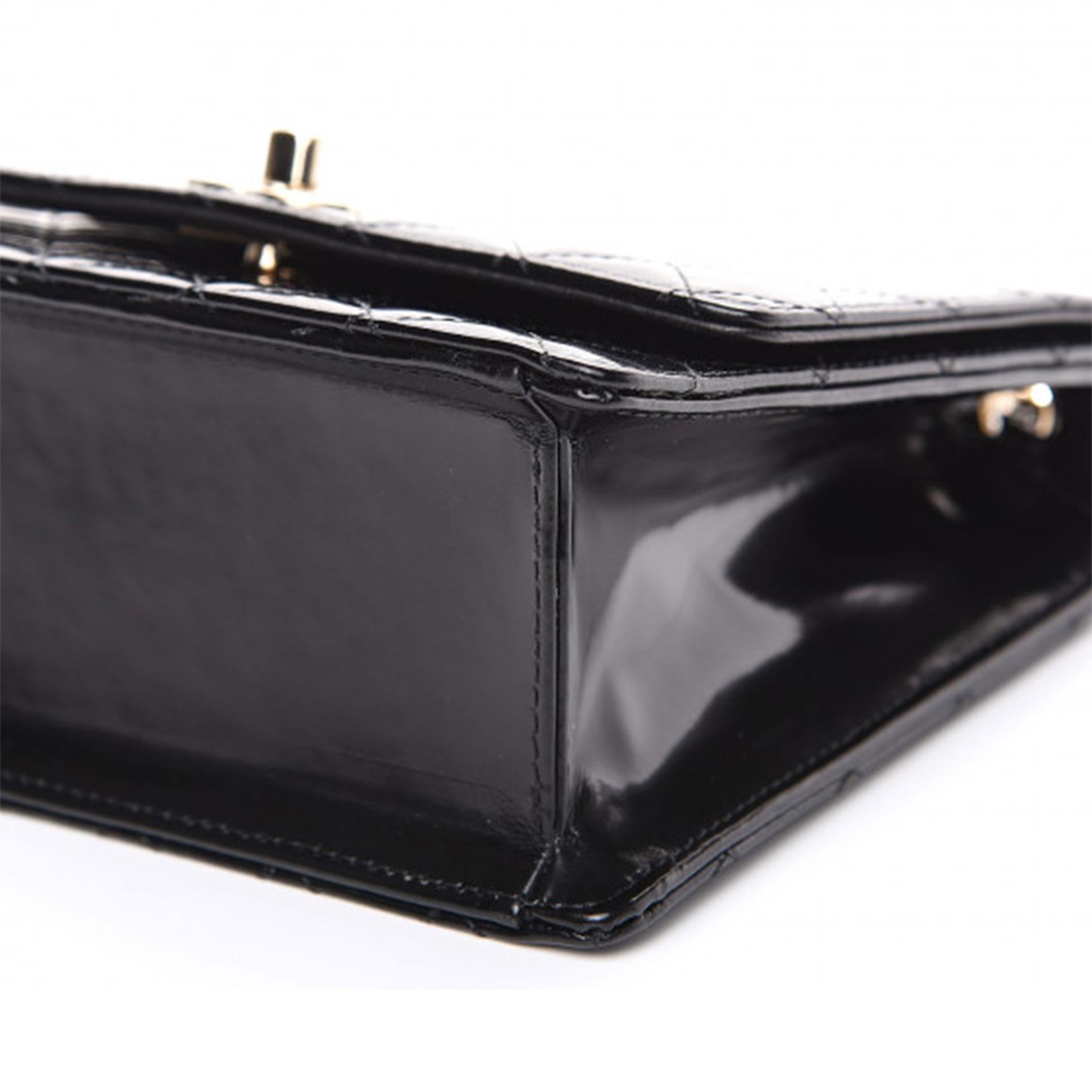 Chanel Black Quilted Rare Mini Classic Patent Flap Bag Silver Hardware Vintage en vente 7