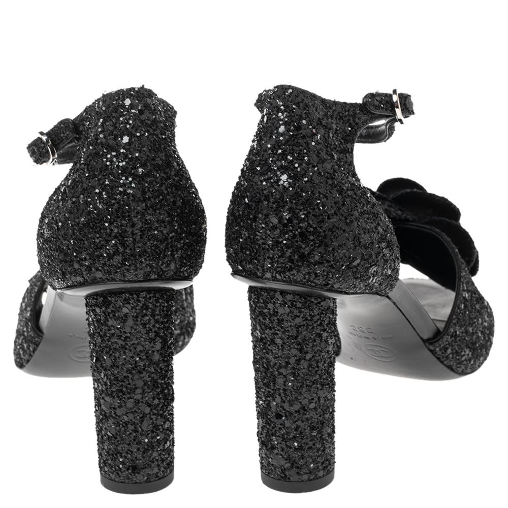 Chanel Black Glitter Camellia Ankle Strap Sandal Size 38 In Good Condition In Dubai, Al Qouz 2