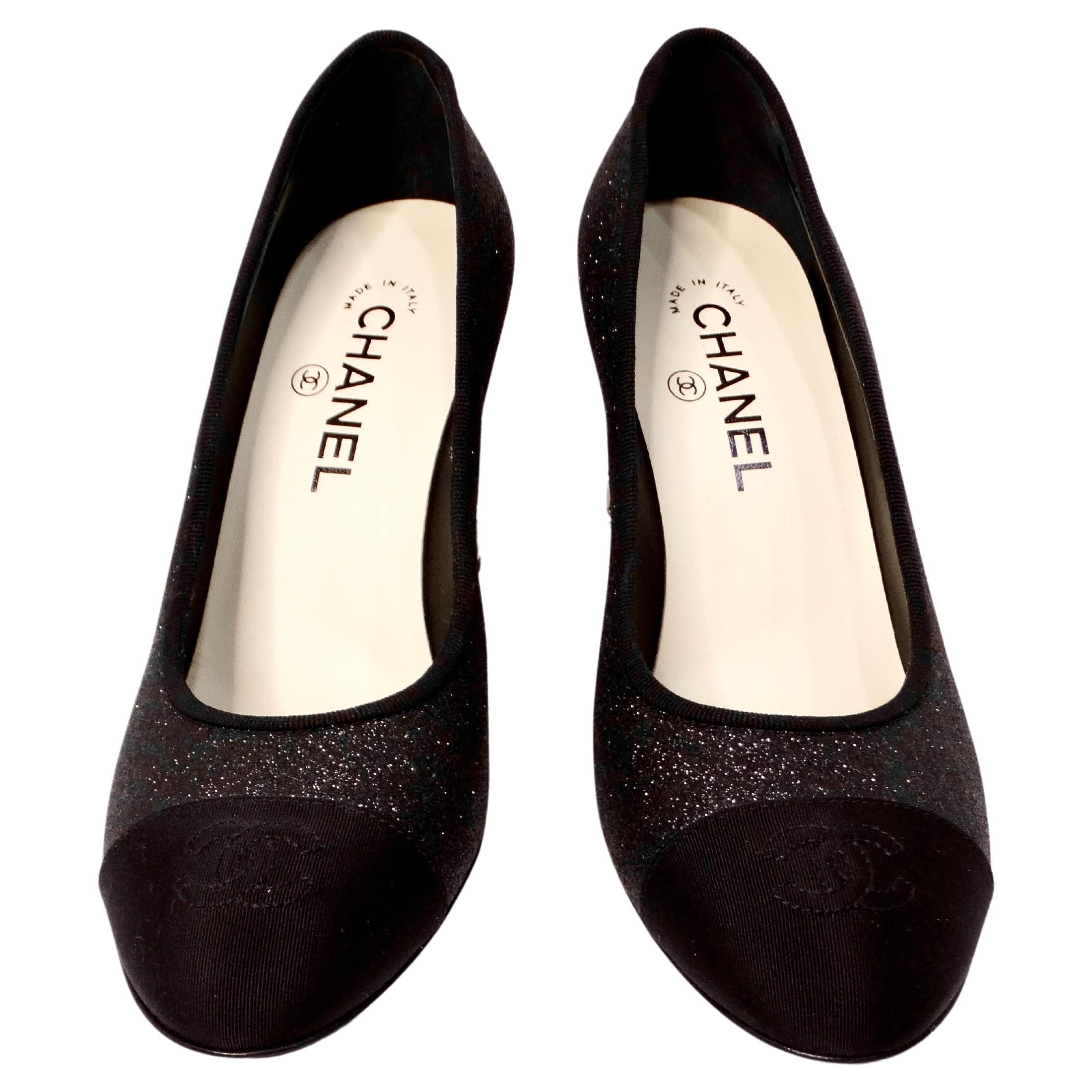 Chanel Black Glitter Grosgrain Cap Toe Logo Pumps With Mirrored Heels For Sale