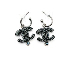Chanel - Boucles d'oreilles percées en pierre bleue et globe noir
