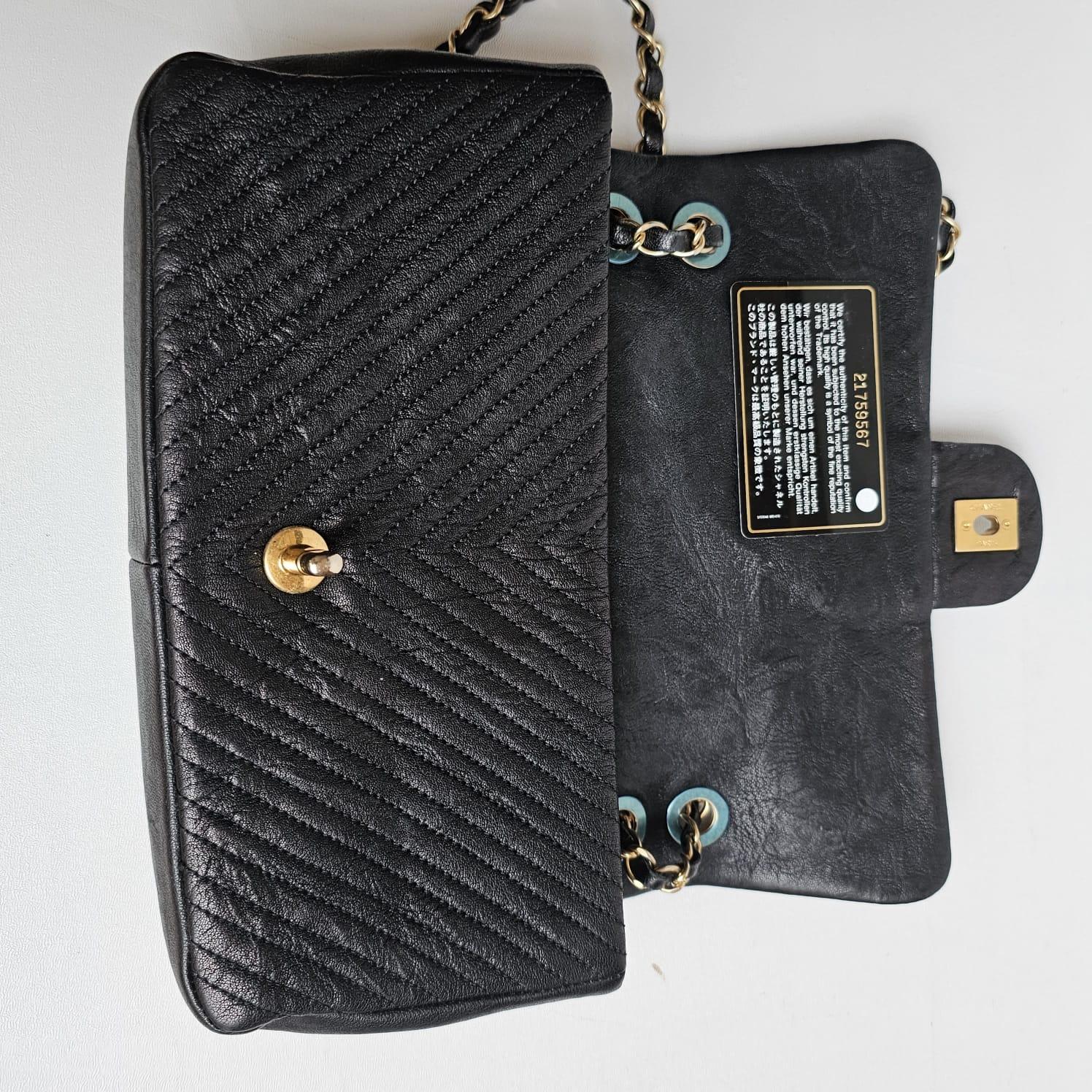 Chanel Black Goatskin Chevron Medium Single Flap Bag In Good Condition For Sale In Jakarta, Daerah Khusus Ibukota Jakarta