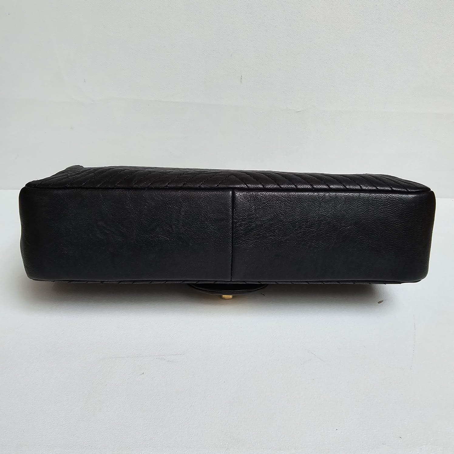Chanel Black Goatskin Chevron Medium Single Flap Bag For Sale 5