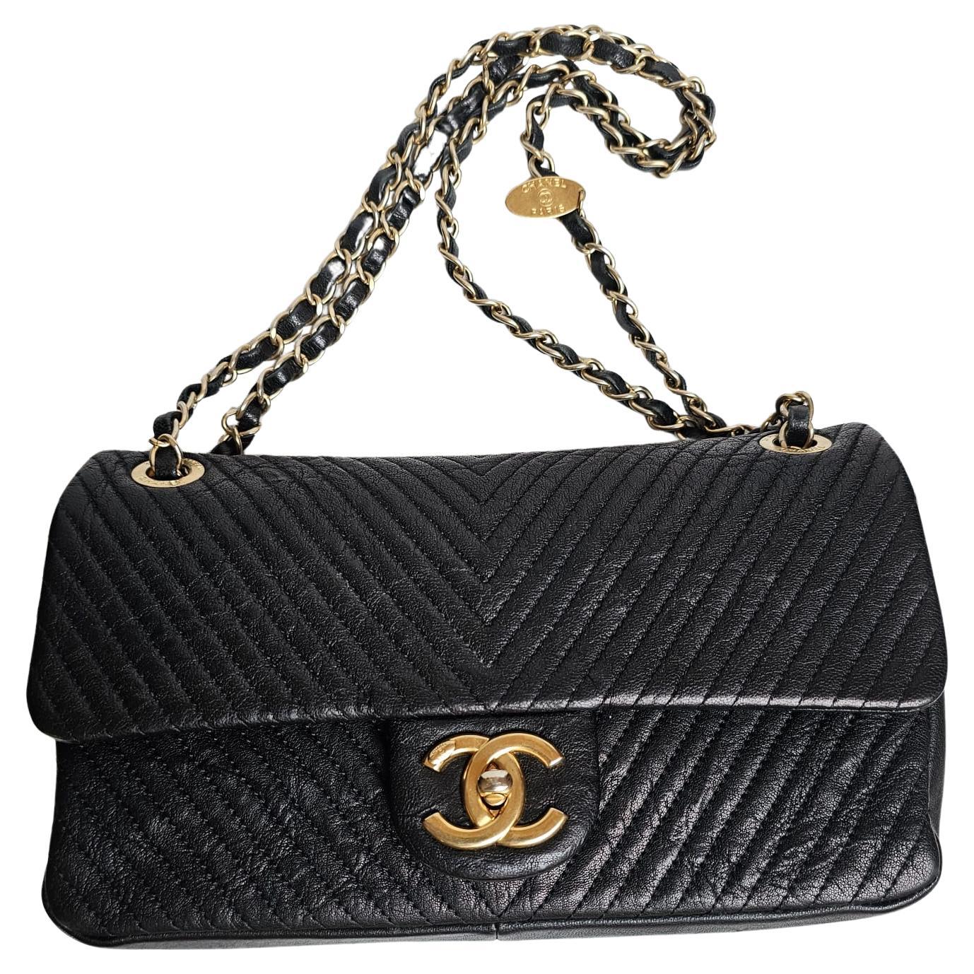 Chanel Black Goatskin Chevron Medium Single Flap Bag For Sale