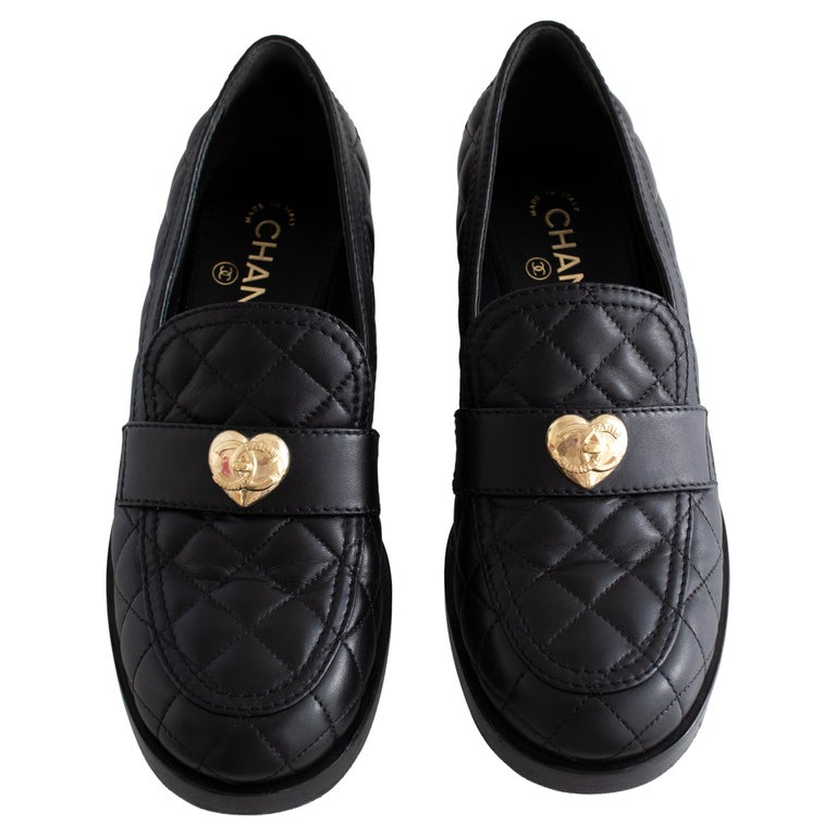 Chanel Black Gold CC Heart Lambskin Heel Loafers 40 For Sale  display picture 2
