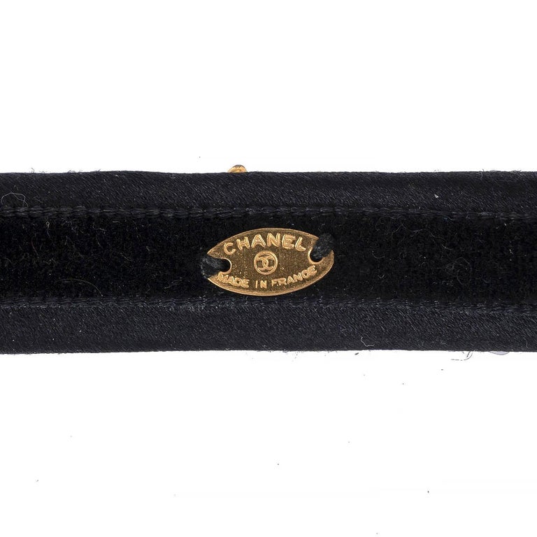 CHANEL black and gold CC SATIN HEADBAND Hat VINTAGE at 1stDibs display picture 3