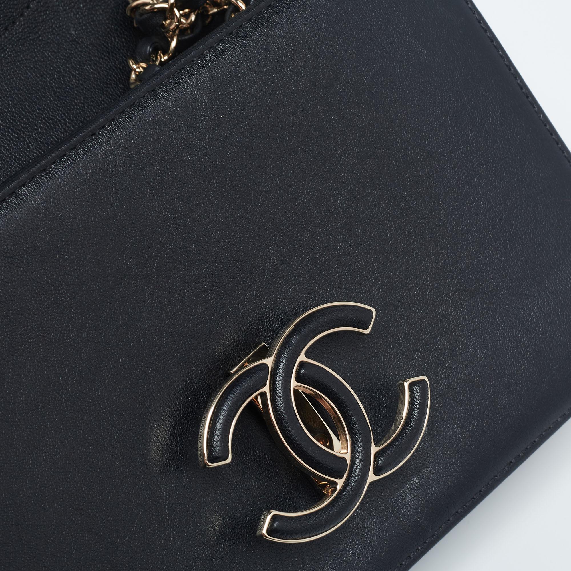 Chanel Black/Gold Chevron Leather CC Subtle Flap Bag 2