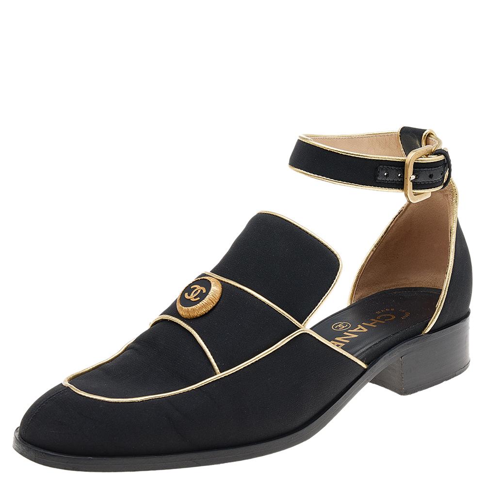 Chanel Black/Gold Fabric And Leather CC Ankle Strap Loafer Sandals Size 38.5 In Good Condition In Dubai, Al Qouz 2