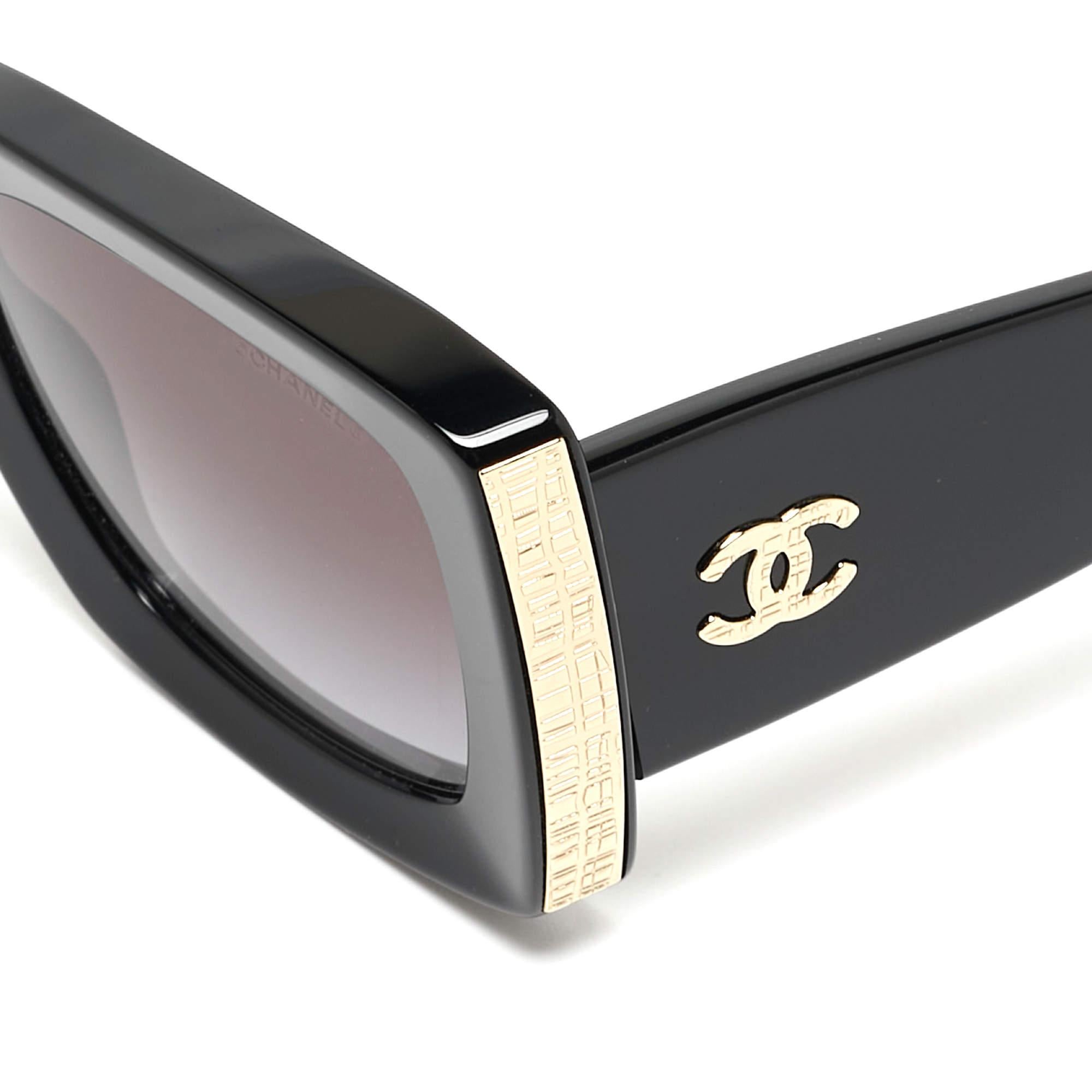 Chanel - Lunettes de soleil rectangulaires en métal 5435 CC noir/or dégradé Bon état à Dubai, Al Qouz 2
