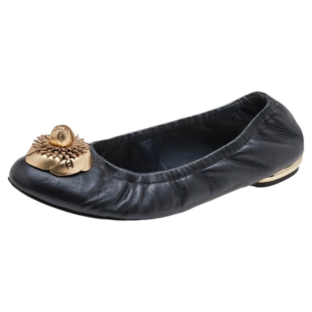 Chanel Black/Gold Leather Camellia Flower Scrunch Ballet Flats Size 36.5