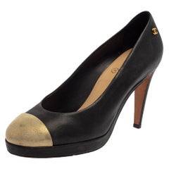 Chanel Black/Gold Leather CC Round Pumps Size 38