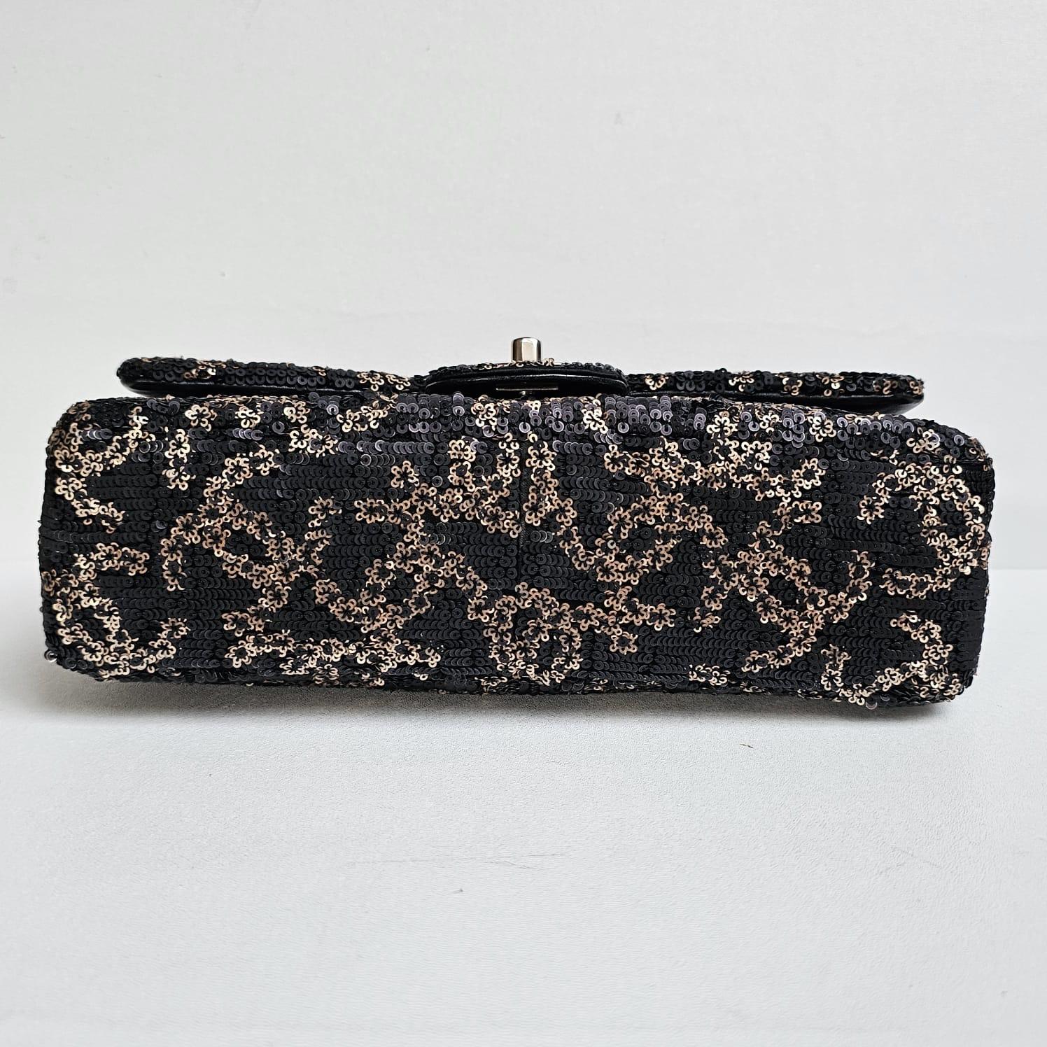 Chanel Black Gold Matte Sequin Medium Single Flap Bag For Sale 3