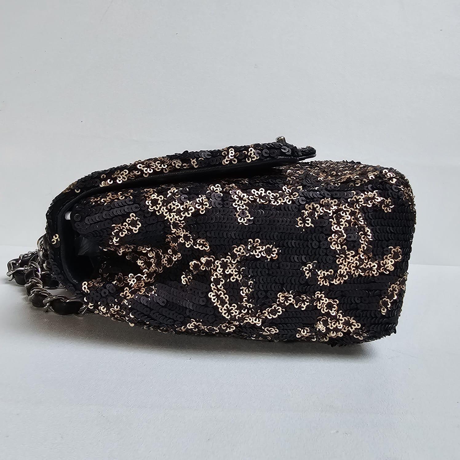 Chanel Black Gold Matte Sequin Medium Single Flap Bag For Sale 4
