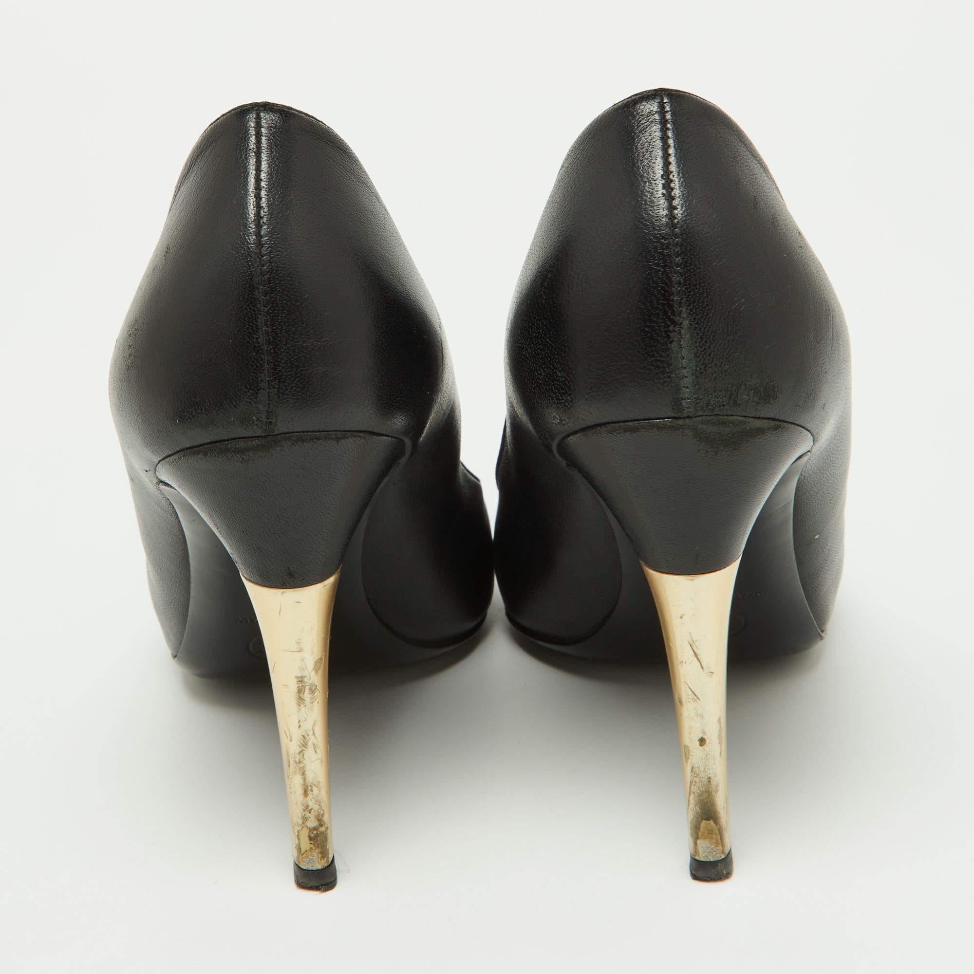 Chanel Black/Gold Patent and Leather CC Cap Toe Pumps Size 39.5 1