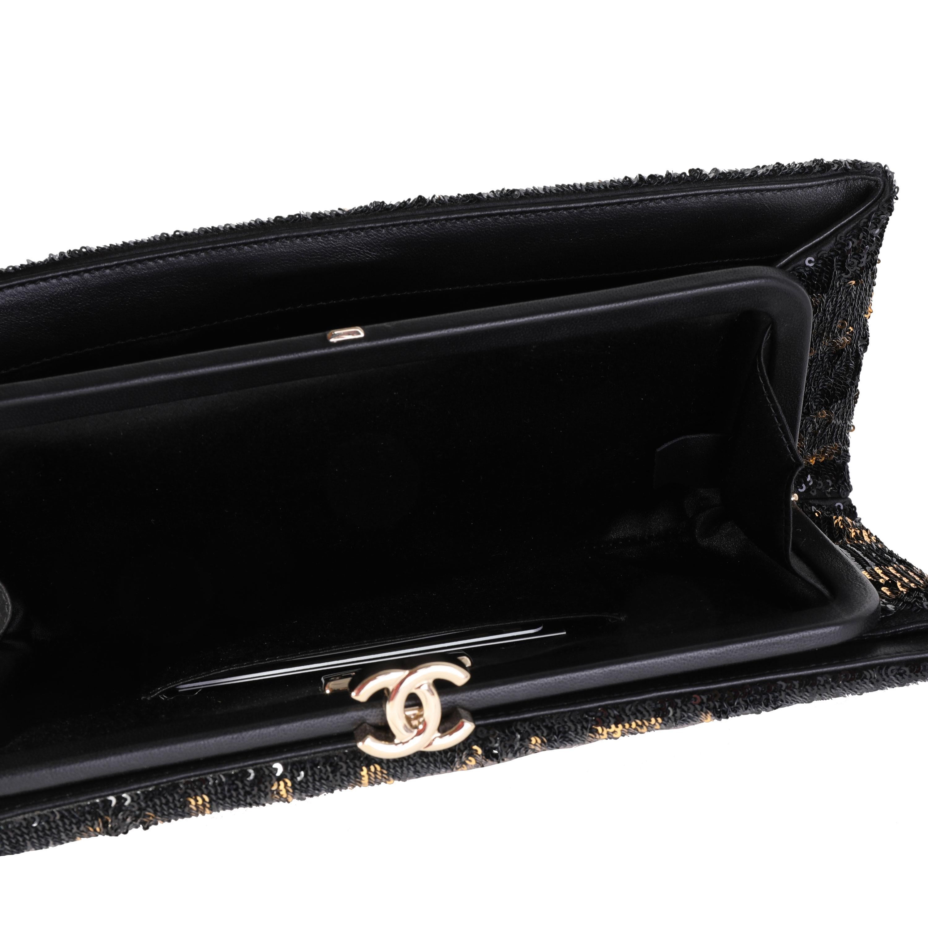 Chanel Black & Gold Sequin La Pausa Clutch 1