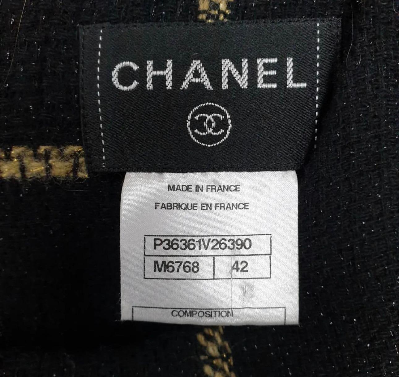 CHANEL Black Gold Sleeveless Tweed Dress In Excellent Condition In Krakow, PL
