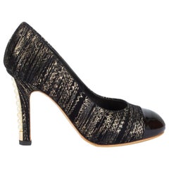 CHANEL negro y oro ante perla tacones zapatos 38.5