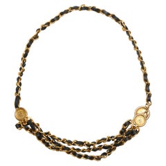 Chanel Noir & Ceinture en chaîne à trois brins en métal doré
