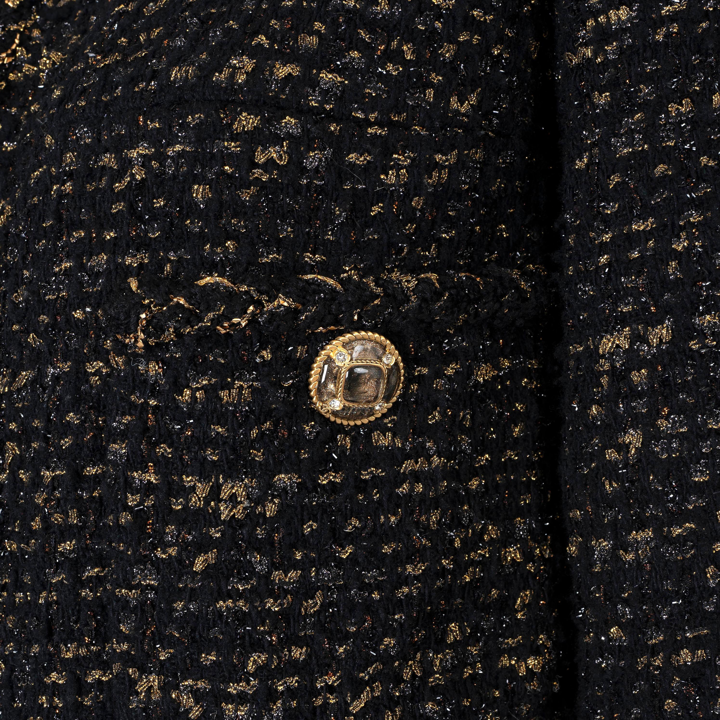 CHANEL black gold wool 2019 19A NEW York OVERSIZED LUREX TWEED Jacket 36 XS For Sale 1