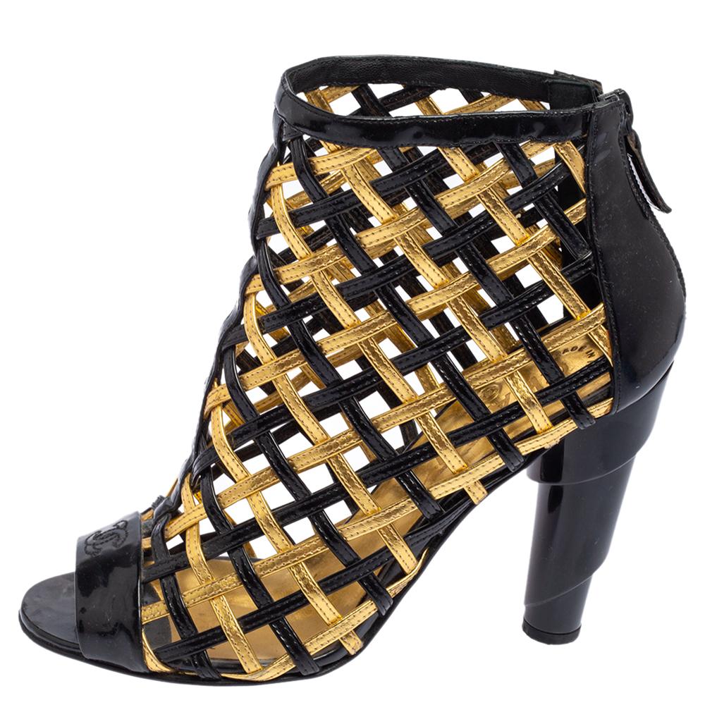 Donna Chanel nero/oro, pelle intrecciata con gabbia, punta aperta e tacco a spirale, stivali taglia 37,5