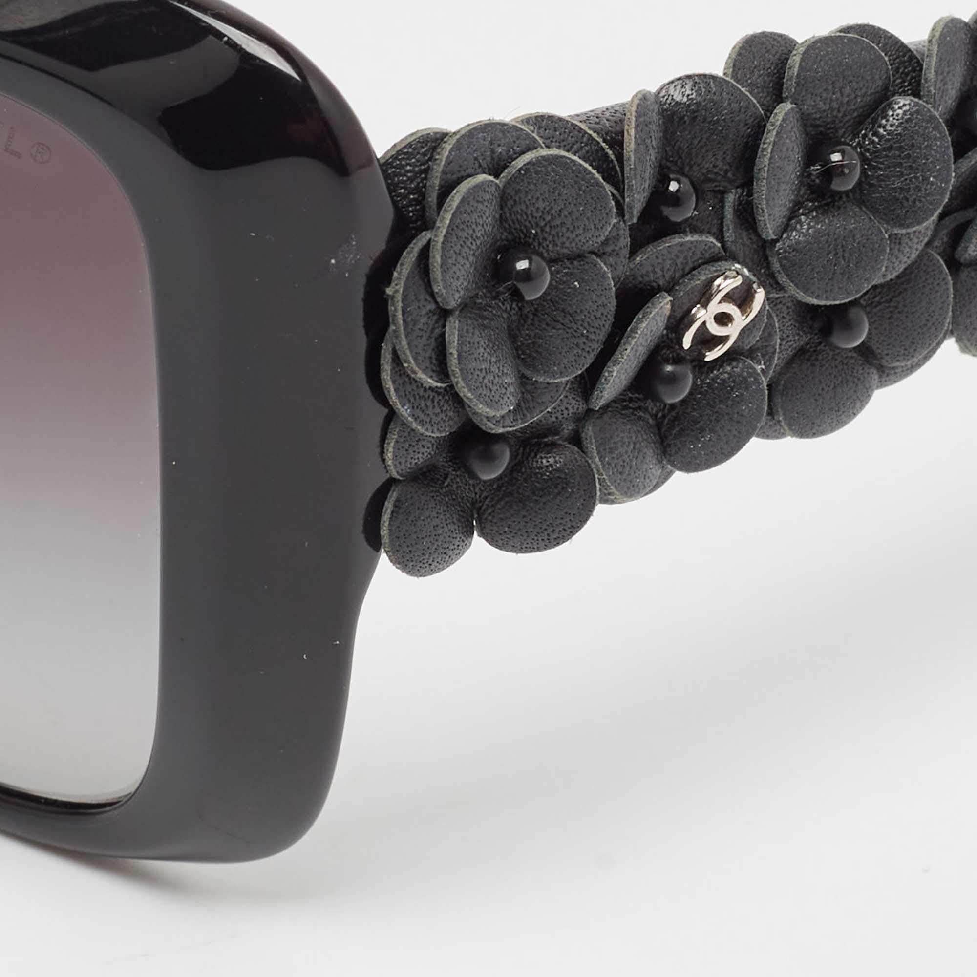 Chanel Black Gradient 5317-G CC Camellia Butterfly Sunglasses In Good Condition In Dubai, Al Qouz 2