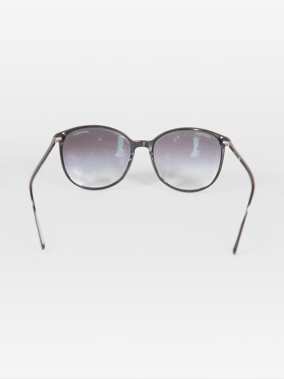 Chanel Black Gradient Butterfly Sunglasses In Good Condition For Sale In London, GB