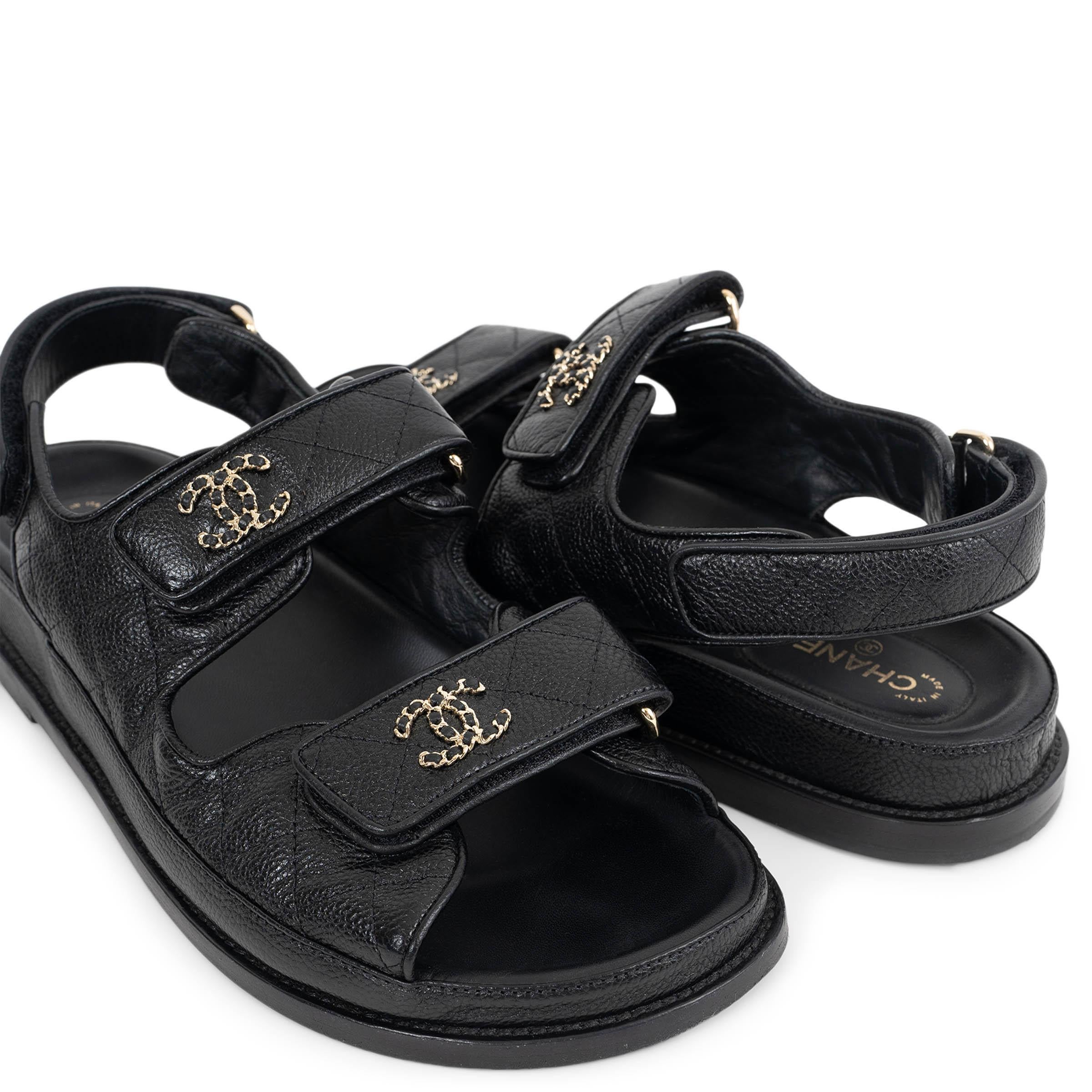 CHANEL schwarz genarbtes Leder REV DAD Sandalen Schuhe 38.5 im Angebot 2