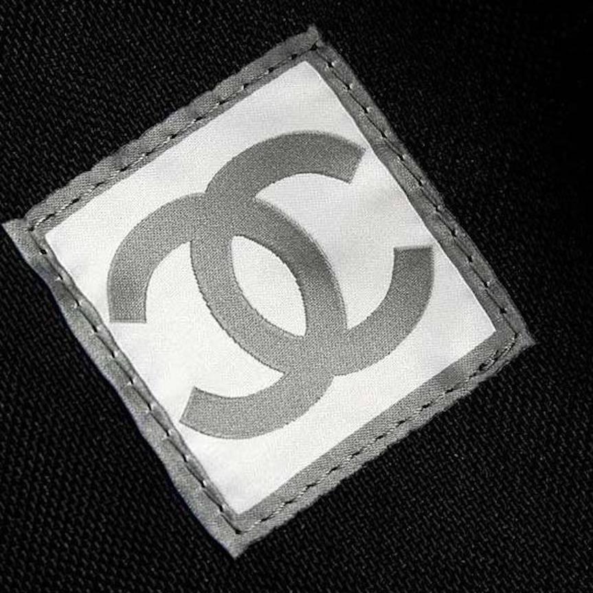 Chanel - Sac à bandoulière, sac à dos, voyage, avec poignée et bride, CC, gris et noir en vente 1