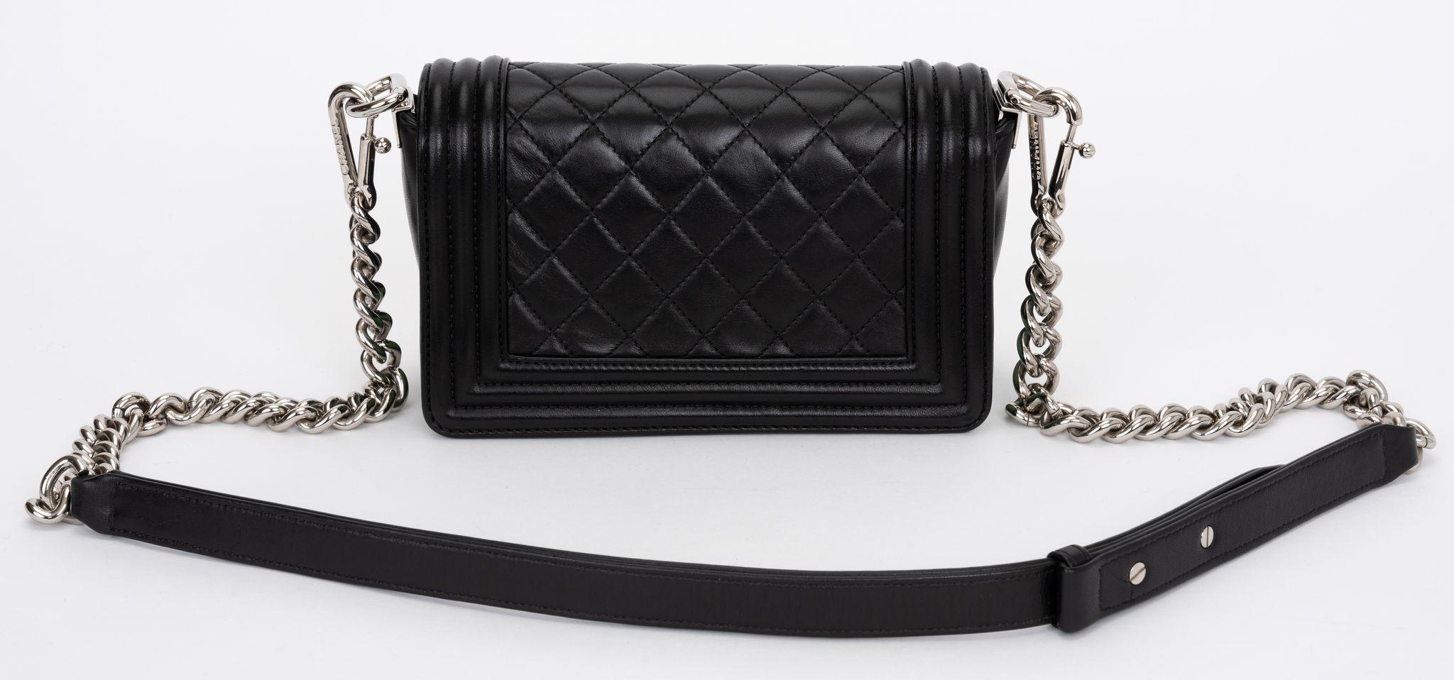 Chanel Negro Verde Raya Pequeño Boybag en venta 2