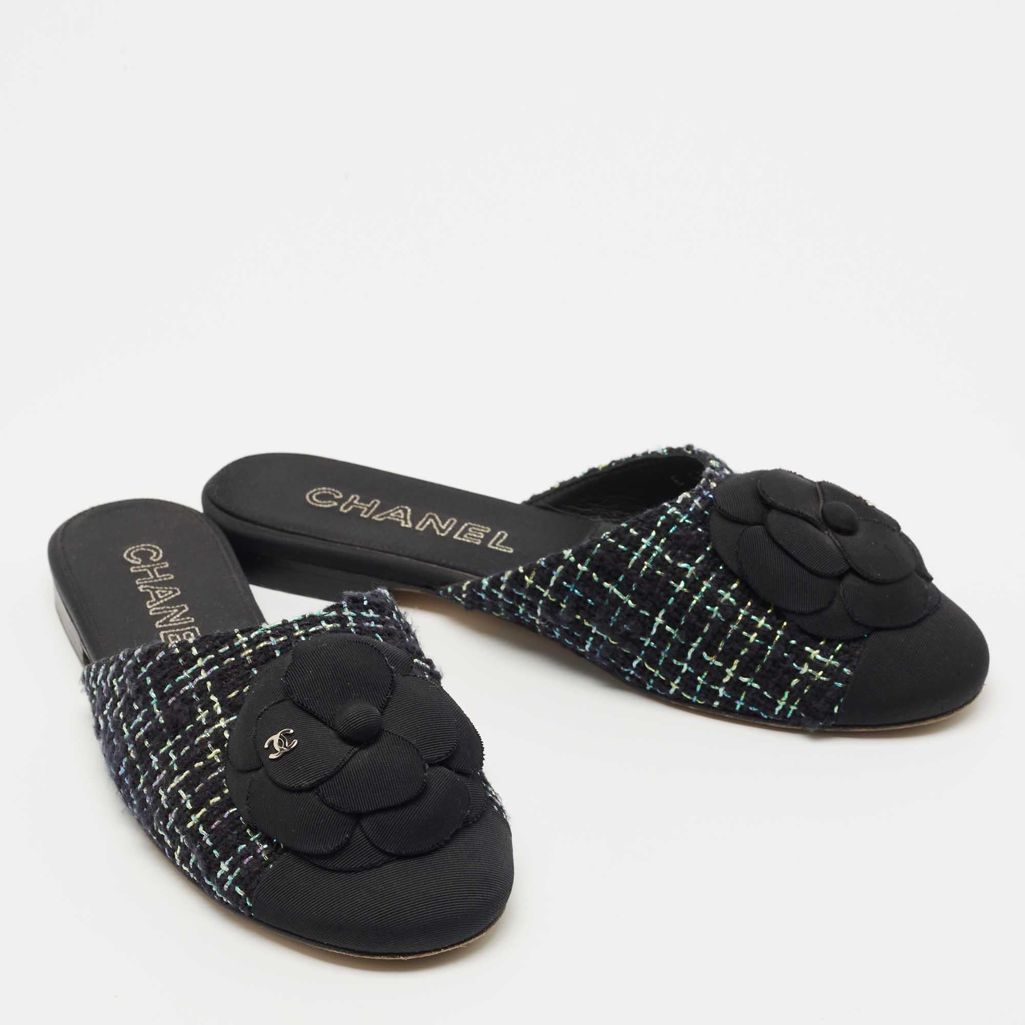 Women's Chanel Black/Green Tweed and Fabric CC Camelia Flat Mules Size 38.5