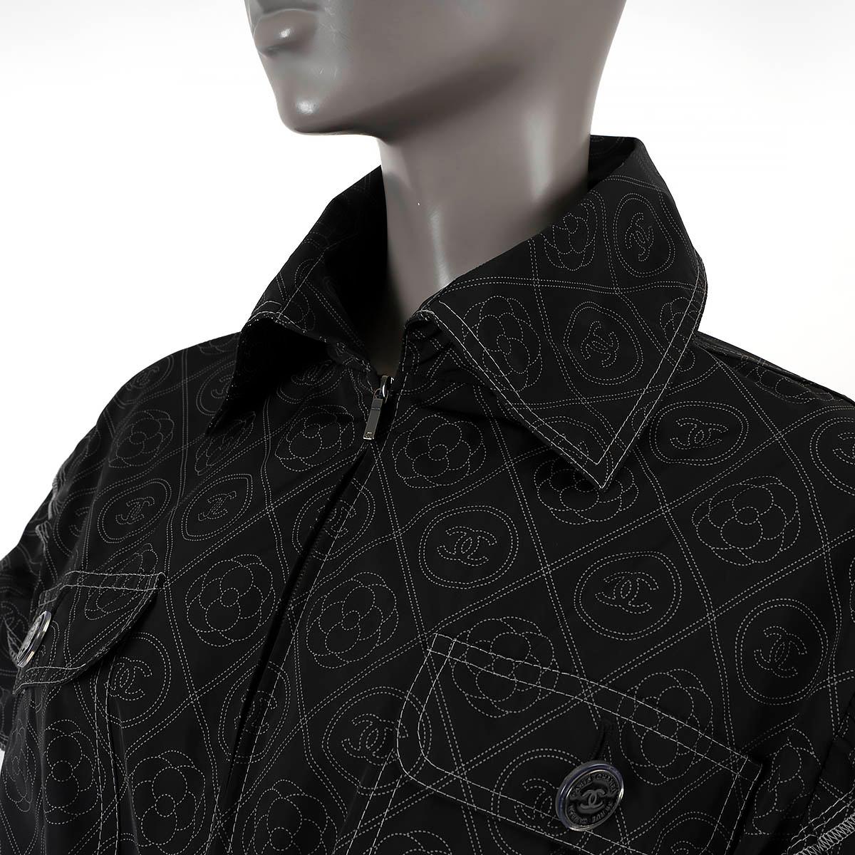 CHANEL black & grey 2018 18S LOGO PARKA Coat Jacket 40 M For Sale 3