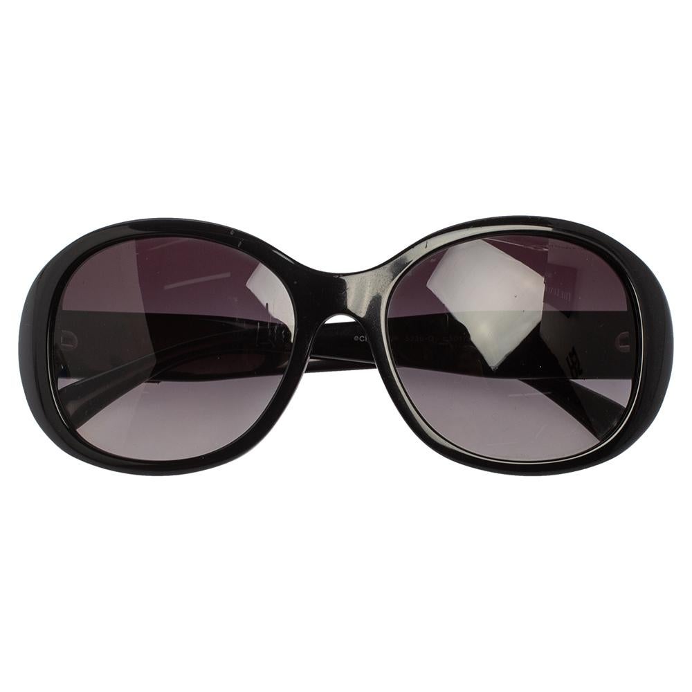 The best part of summer is having a stylish pair of sunglasses to help beat the heat. These excellent sunglasses from Chanel does exactly that. It presents the CC logo placed on a leather panel at the temples and grey lenses that complement the