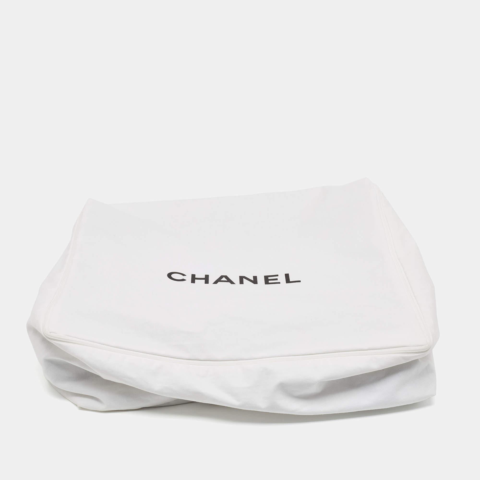 Chanel Black/Grey Patterned Lurex Wool Knit Reversible Throw Blanket 1