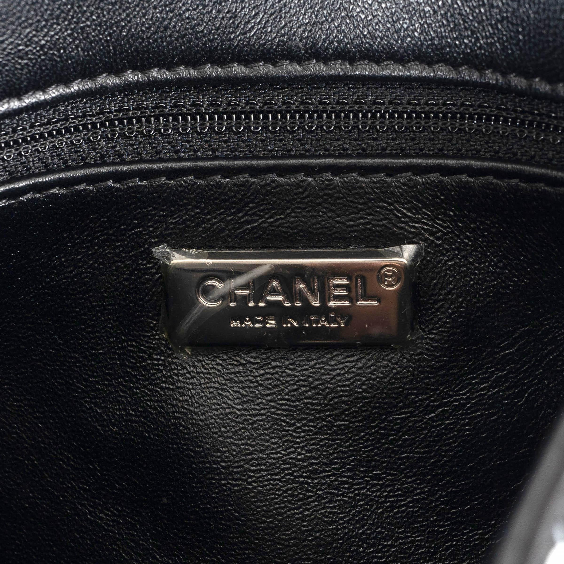 CHANEL noir gris blanc 20K SEQUIN CLASSIC MINI FLAP Bag en vente 3