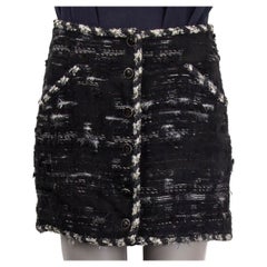 CHANEL black & grey wool blend 2006 06A TWEED MINI Skirt 36 XS