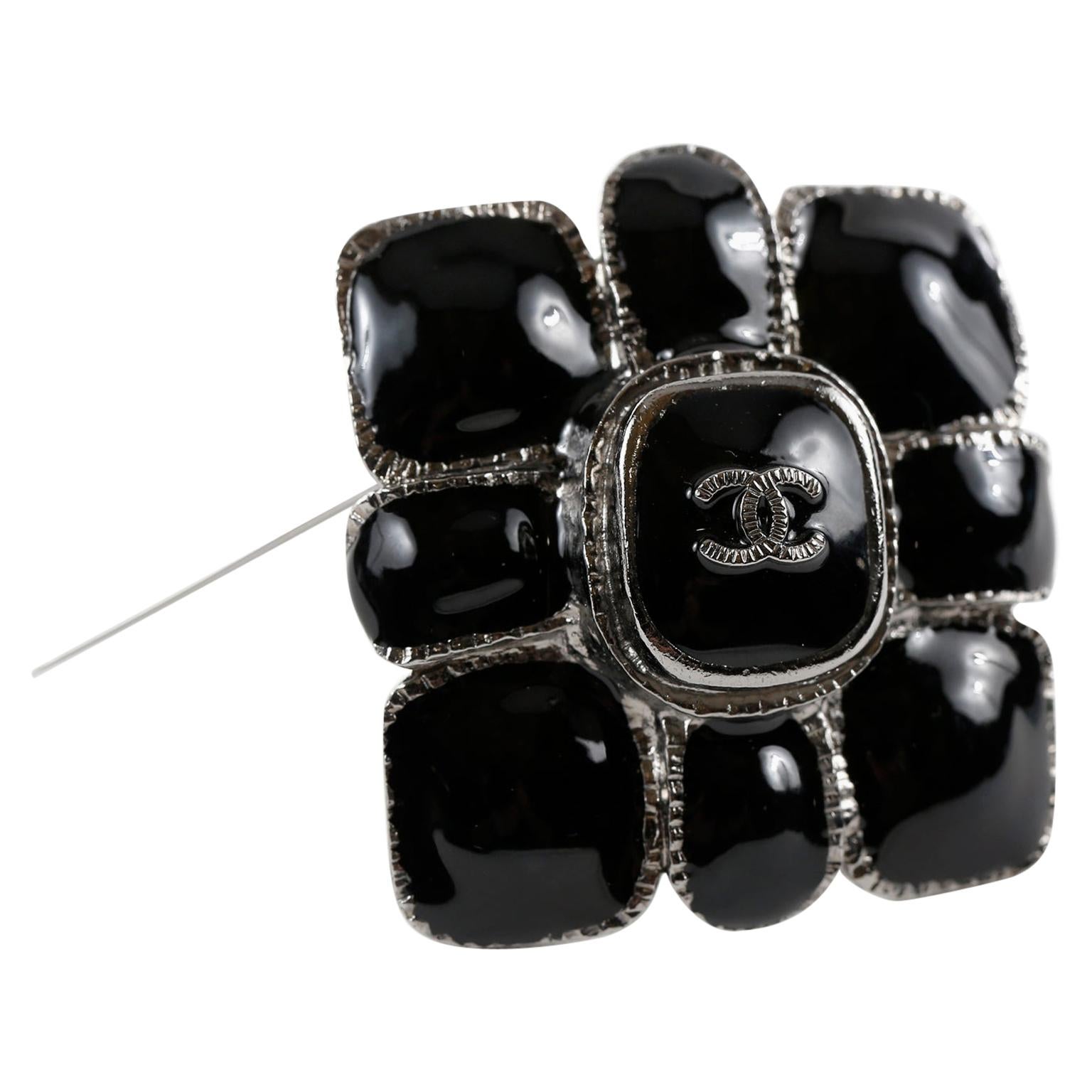 Chanel Black Gripoix CC Flower Pin  For Sale