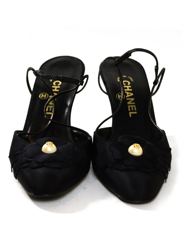 Chanel Black Grosgain Slingbacks with CC Pearl Camellia sz 37.5 In Excellent Condition For Sale In New York, NY