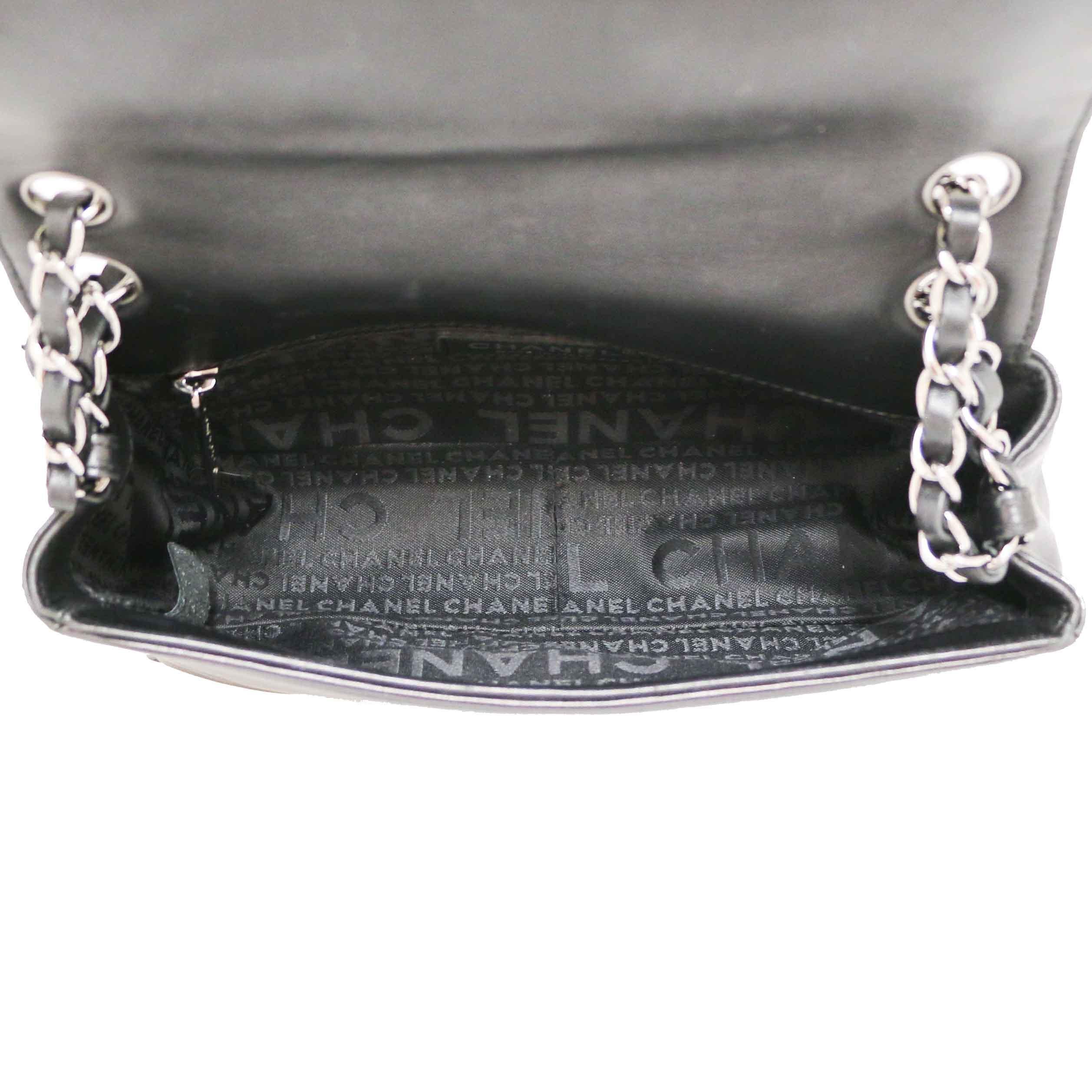 CHANEL  Black Handbag in Lamb Leather 6