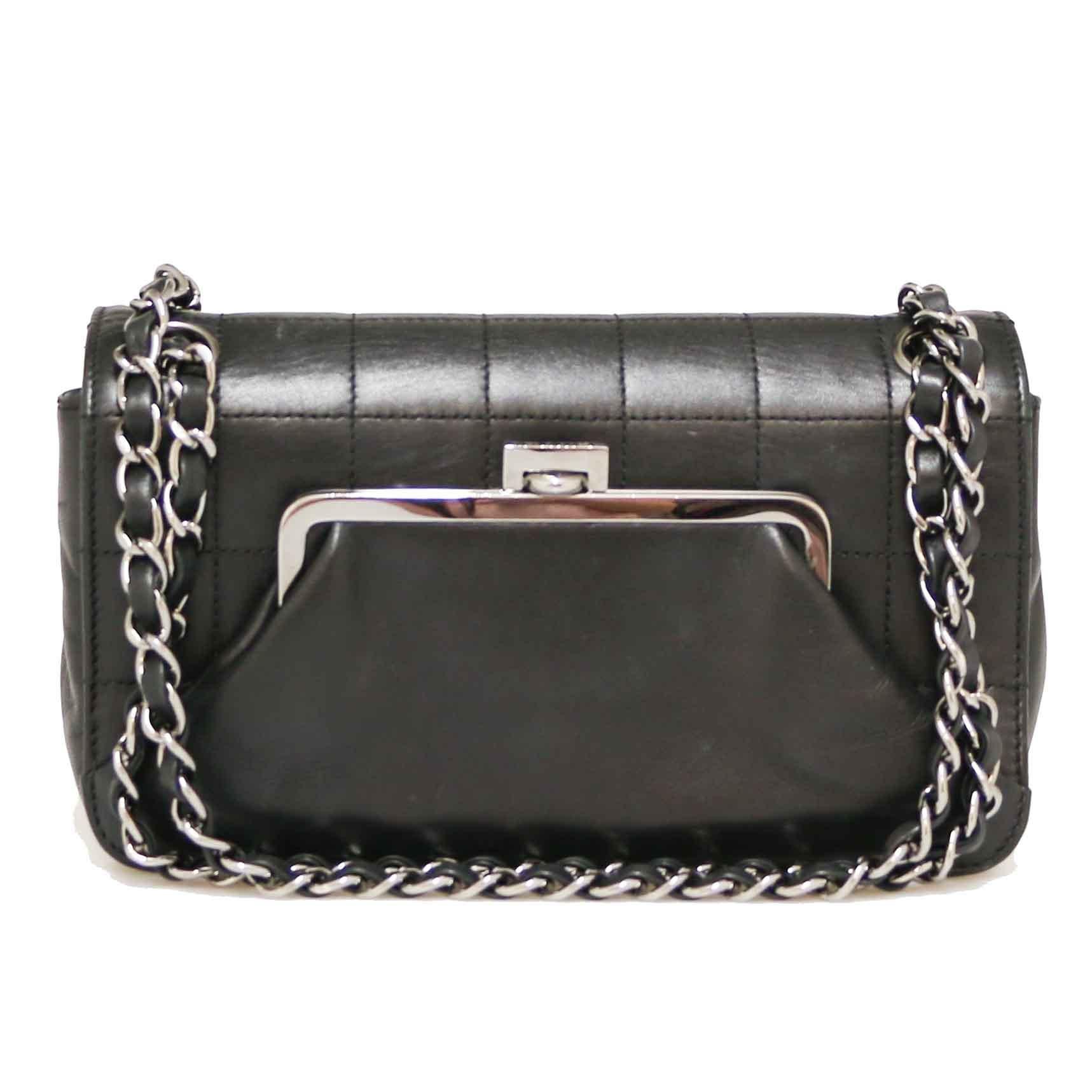 CHANEL  Black Handbag in Lamb Leather 10
