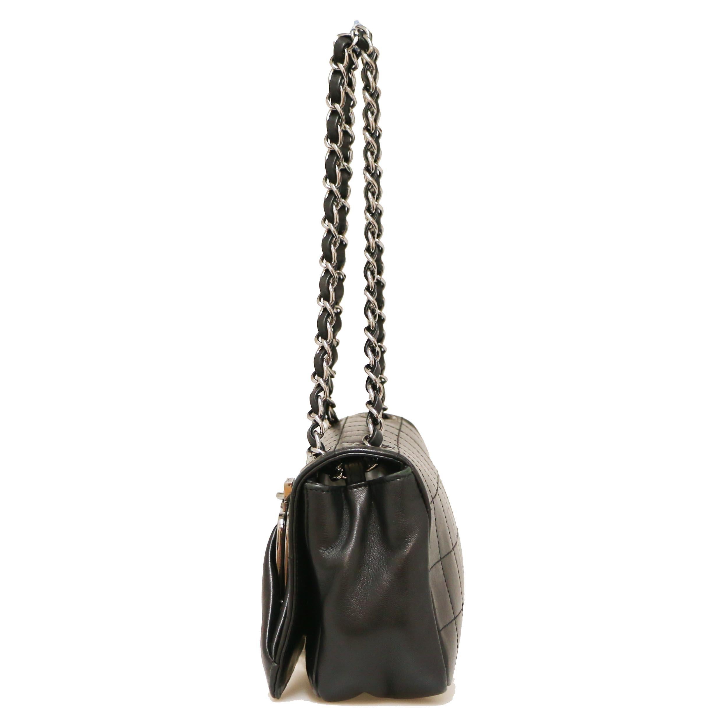 Women's CHANEL  Black Handbag in Lamb Leather