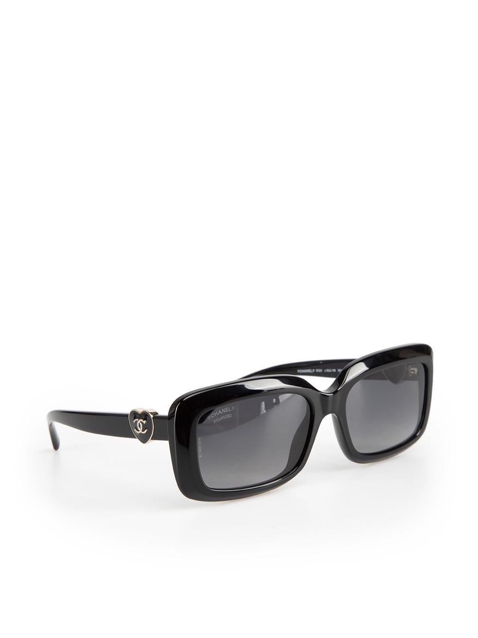 Chanel Black Heart Logo Rectangle Sunglasses In New Condition For Sale In London, GB
