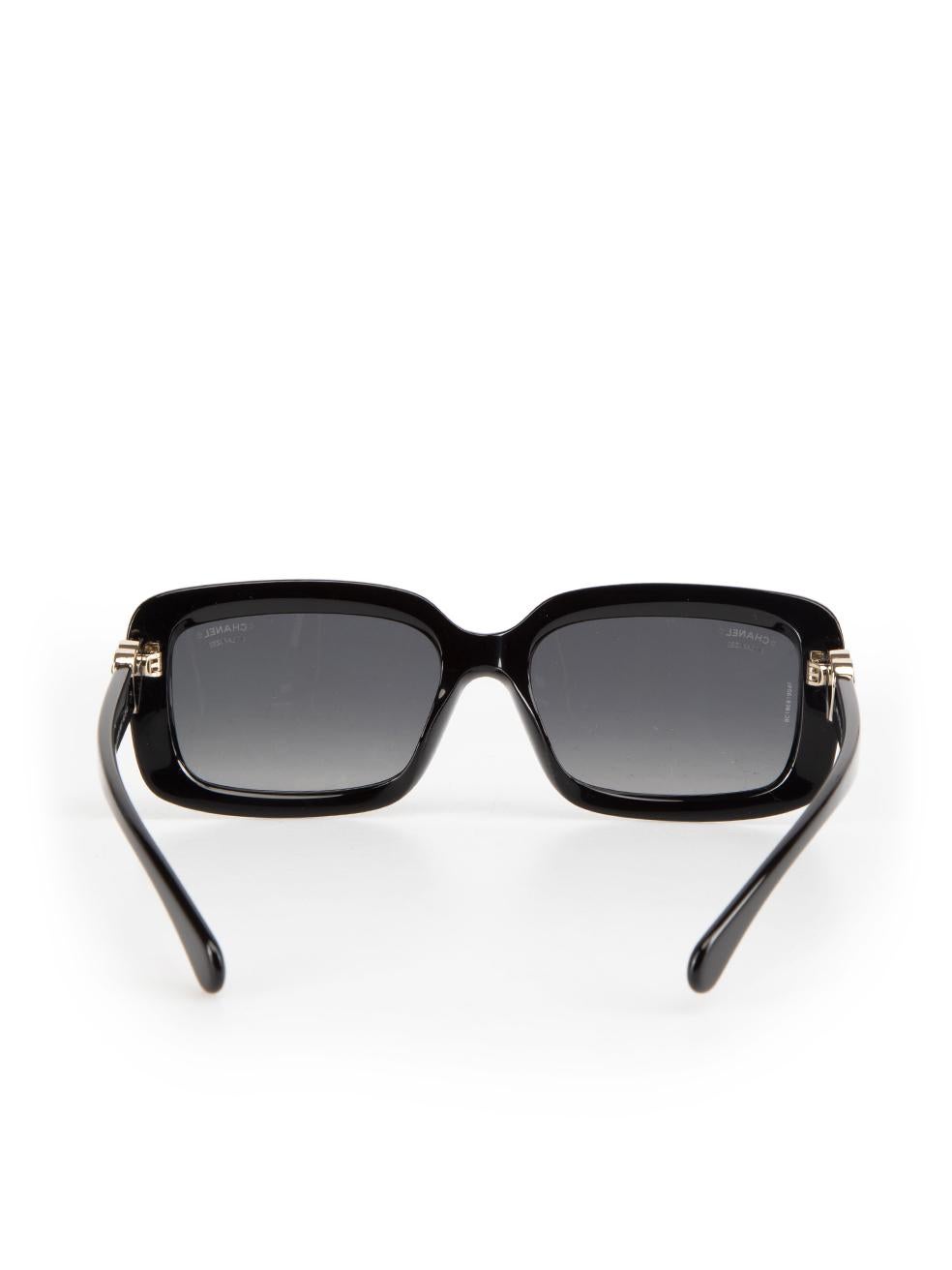 Women's Chanel Black Heart Logo Rectangle Sunglasses For Sale